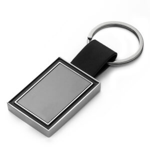 Chaveiro em metal niquelado com PU personalizado