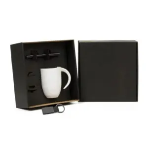Kit caneca em cerâmica caneta roller e chaveiro personalizado