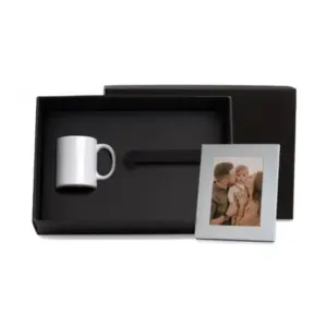 Kit caneca em cerâmica e porta-retrato em alumínio personalizado