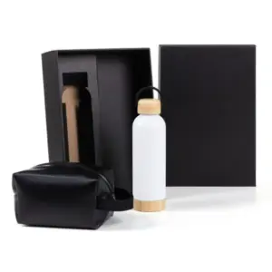 Kit garrafa e nécessaire branco e preto personalizado
