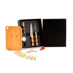 Kit para churrasco com tábua ramekins e faca 7 peças personalizado