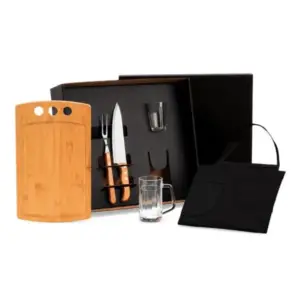 Kit para churrasco e cerveja com avental 6 peças personalizado