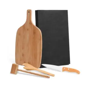 Kit para cozinha com tábua pegador e martelo 4 peças personalizado
