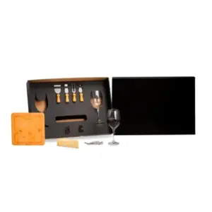 Kit para queijo e vinho com tábua e taças 8 peças personalizado