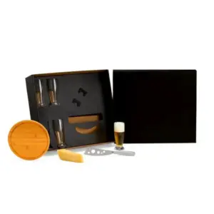 Kit queijo e cerveja com tábua redonda e copos 6 peças personalizado