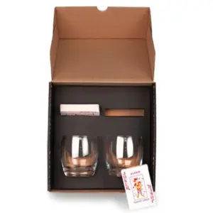 Kit whisky com baralho e copos personalizado