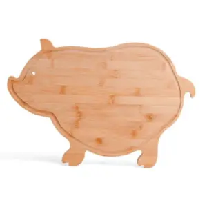 Tábua em bambu formato porco personalizada